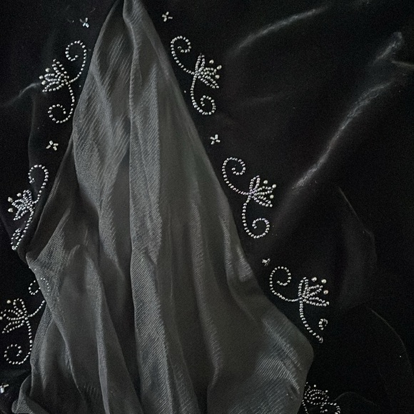 Needs Repairs Dave & Johnny By Laura Ryner Beaded Velvet Prom Dress - Picture 6 of 15